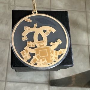 Chanel 2023 holiday charm NEW